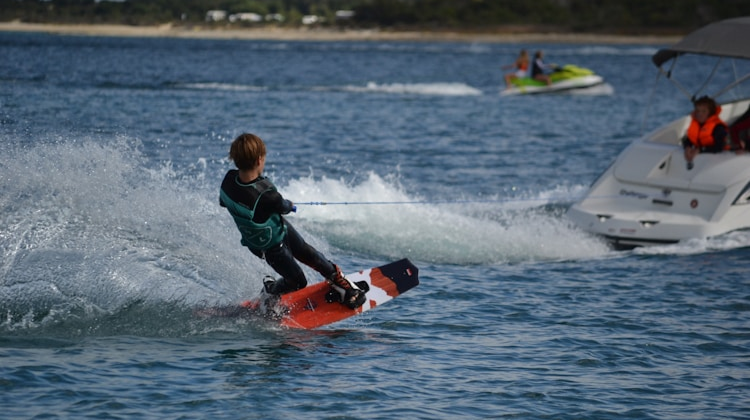 Вейкборд   》